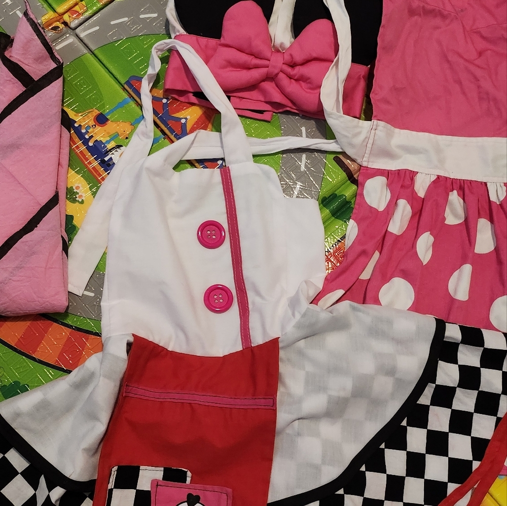 CHEF MINNIE MOUSE 5-6 yrs old